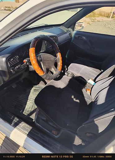 Volkswagen: Volkswagen Passat: 1994 г., Седан — 4