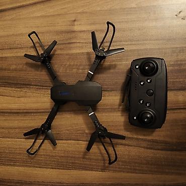oyuncaq evlər: Qatlanan mini dron + pult dəsti Xüsusiyyətlər: - Qatlanan — 2