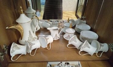 ariqladici cay: Çay dəsti, rəng - Ağ