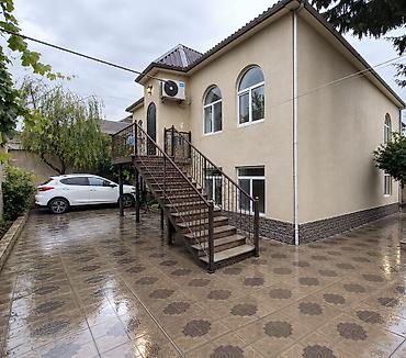Продажа домов: 2 mertebeli 8 otaqlí monilit ev satílír 2.5 sotda.Razinde Yaver Eliyev — 2