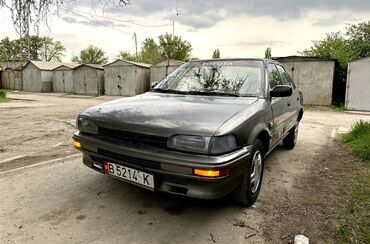 Toyota Corolla: 1988 г., 1.3 л, Автомат, Бензин, Седан