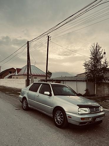 рейлинги на карнивал: Volkswagen Vento: 1999 г., 2 л, Механика, Бензин, Седан — 2