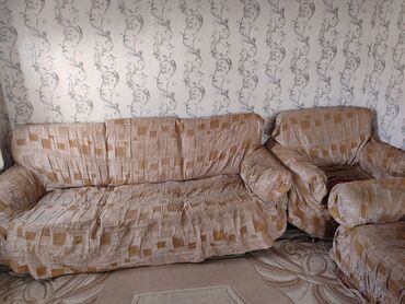 чехол для дивана бу: Диван-кровать, цвет - Белый, Б/у