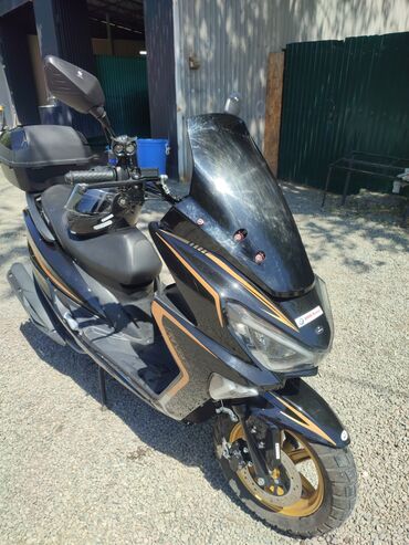 Скутеры: Макси скутер Yamaha, 150 куб. см, Бензин, Б/у