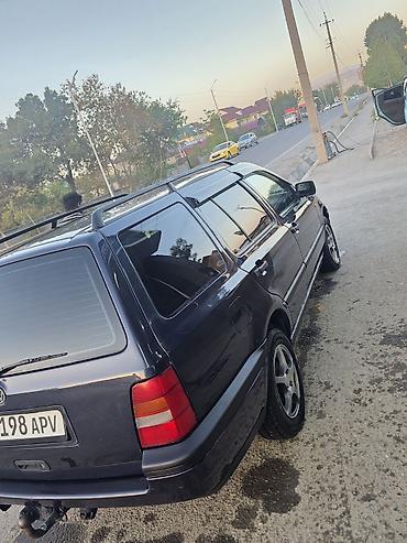 авто унаа сатылат: Volkswagen Golf: 1993 г., 1.8 л, Кол менен иштөөчү, Бензин, Универсал — 3