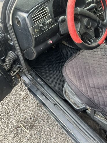 сиденья голф: Volkswagen Golf: 1992 г., 1.8 л, Механика, Бензин, Хэтчбэк