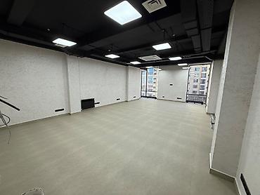 Коммерциялык мүлк: Ижарага Толугу менен кеңсе: 60 м², Бизнес борборунда, Ремонту менен, Биринчи катар — 8