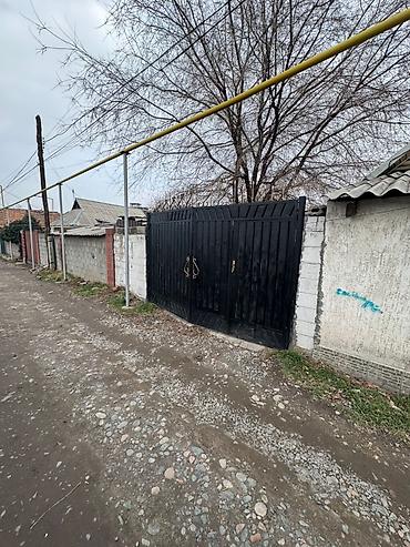 Продажа времянок: Срочно продаётся пристроенная времянка в центре города, район — 6