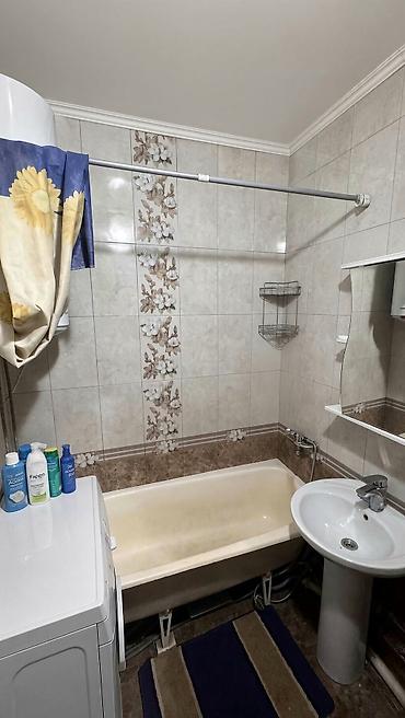 дом кут: 3 комнаты, 62 м², 105 серия, 1 этаж — 9
