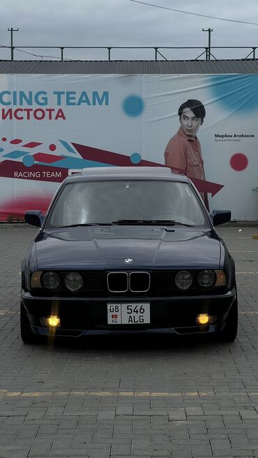 BMW: BMW 5 series: 1988 г., 3 л, Механика, Бензин, Седан