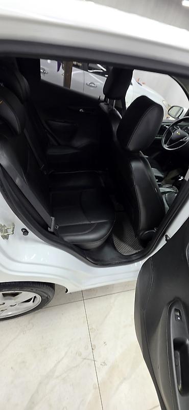 toyota hiace продажа: Chevrolet Spark: 2017 г., 1 л, Автомат, Бензин, Хэтчбэк — 10