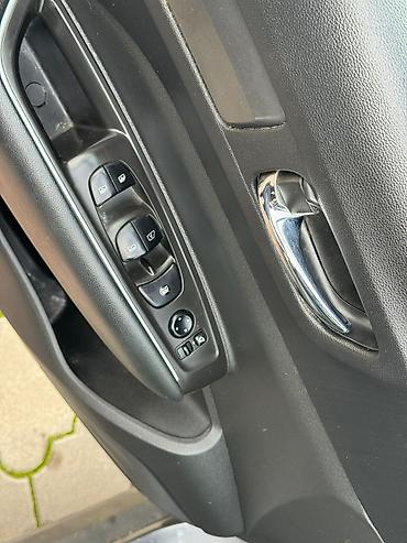 Другие автомобили: SAMSUNG QM6 Год выпуска: 2019 Коробка передач: АКПП Двигатель: 2.0 — 7