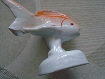 prodaja kinder figurica: Vintage porcelanska figura ribe