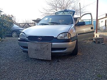 Opel Corsa B, 5 qapılı hetçbek - Kuzov: kompakt hetçbek, gümüşü rəng