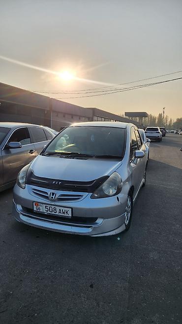 авто из киргистана: Honda Fit: 2001 г., 1.3 л, Автомат, Бензин, Хэтчбэк — 1