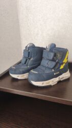 обувь рабочий: Продаю зимние сапожки (размер 24) и куртку (2-3 годика). За всё 500