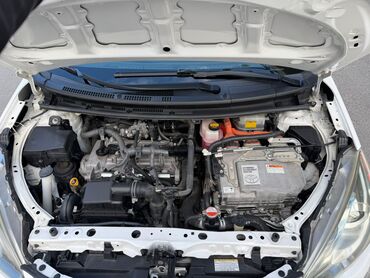 Toyota: Toyota Prius: 1.5 l | 2016 il Hetçbek — 9