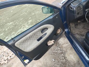 Volvo: Volvo V40: 1997 г., Автомат, Бензин, Универсал — 5