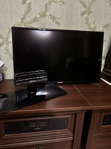 продажа старых телевизоров: Телевизор Samsung LED экран 24" HD (1366x768)
