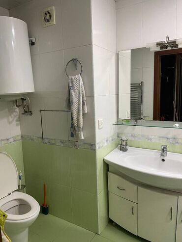 Uzunmüddətli kirayə mənzillər: Ayna Sultanova Heykəlinin yanında 17 mərtəbəli binanın 10-cu — 11