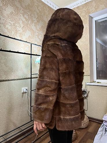 мех на капюшон: Шуба из норки с капюшоном, натуральный коричневый цвет. Особенности — 7