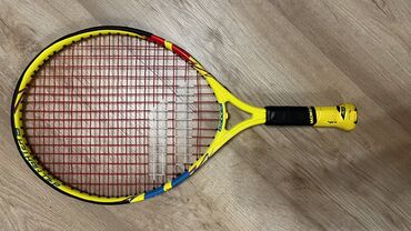 велики для детей: Теннисная ракетка Babolat Aero (серия Aero/All Fighter 19, детская)