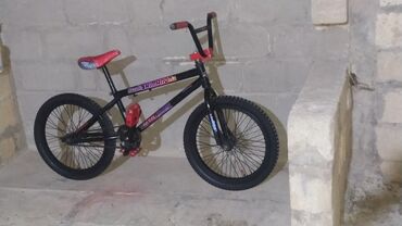 2ci sinif informatika: BMX tipli uşaq/gənc velosipedi - Rəng: qara gövdə, qırmızı aksentlər