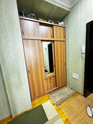 islenmis dehliz mebeli: Шкаф в прихожей, Б/у, 3 двери, Купе, Прямой шкаф, Азербайджан