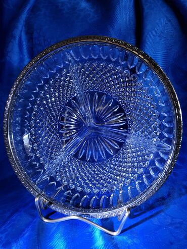 Kuhinjski setovi: Tanjir nov kristal,led kristalrucni rad sa posrebrenjem. 70te — 2