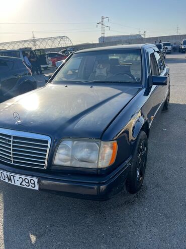 Mercedes-Benz: 111 Mator Qaz quraşdırılıb texpasportda qeyd olunub. Dəri salon — 8