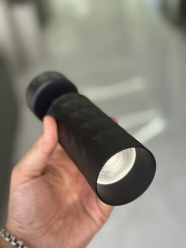 Digər işıqlandırma: Lampası dəyişən raket formalı tavan üstü spot. Metal korpusludur — 8