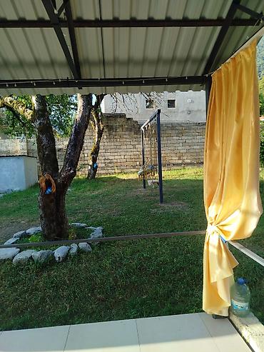 hokmelide heyet evi: QƏBƏLƏNİN Vəndam kəndində yerləşən Dağ mənzərəsi olan həyət evi — 7