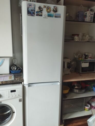 Холодильники: Холодильник Indesit, Требуется ремонт, Двухкамерный, No frost, 60 * 2 * 60