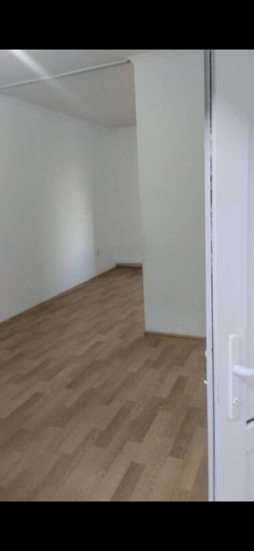 суточная квартира бишкеке: 25 кв. м, 1 бөлмө, Забор, тосулган