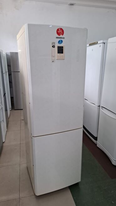 Kondisionerlər: Samsung iki qapılı soyuducu - Rəng: ağ - Alt hissədə dondurucu, üst