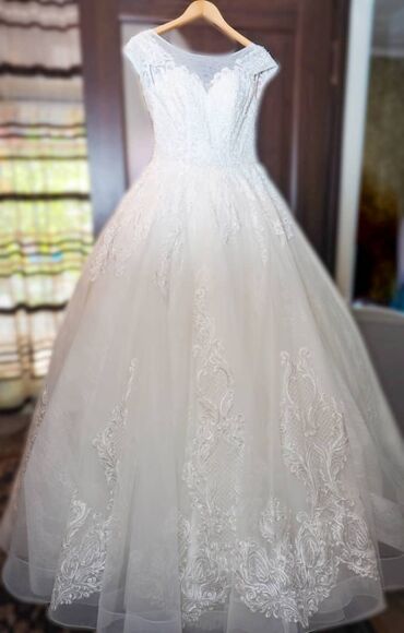 платье белое: Продам свадебное платье 44-48 р, б/у