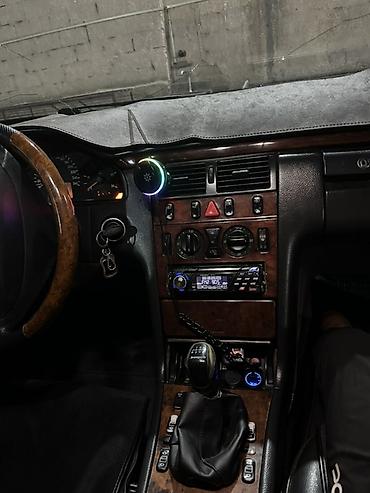 бак мерс 124: Mercedes-Benz E-Class: 2001 г., 2.2 л, Кол менен иштөөчү, Дизель, Седан — 3