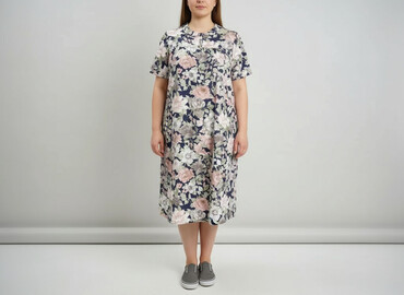 sukienki dla niskich i puszystych: Sukienka damska, rozmiar 3XL