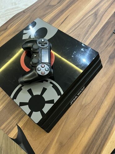 modem adaptoru: PlayStation 4 Pro – Star Wars tematik konsol - Rəsmən “Star Wars”