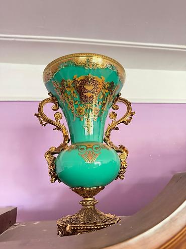 boyuk guldan: Bir vaza, Keramika — 1