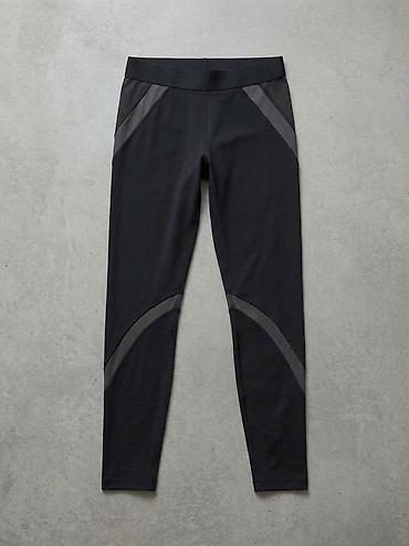 bas ortusu: Unisex basic T‑shirt dəsti – 2 rəng Rənglər: yaşıl və açıq çəhrayı — 3