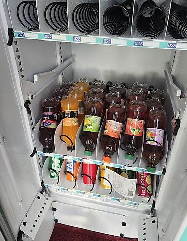 холодный цех: 🥤 Холодильный вендинг-аппарат с оплатой по QR Продажа напитков, снеков — 5