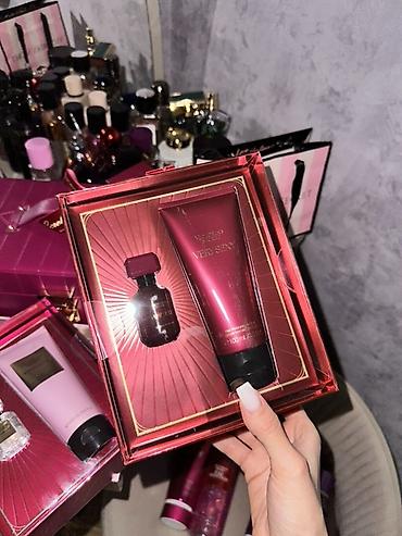 Gözəllik və sağlamlıq: Victoria’s Secret “Very Sexy” hədiyyə dəsti Dəstin tərkibi: - Very — 3