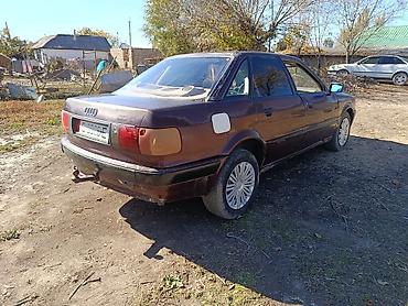 с пробегом: Audi 80: 1993 г., 2 л, Механика, Бензин, Седан — 4