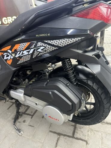 мопеды самурай: Скутер Suzuki, 180 куб. см, Бензин, Б/у