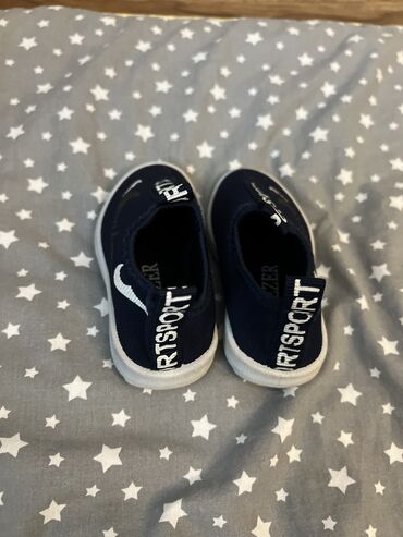 Uşaq ayaqqabıları: 3 ayaqqabi 16, 18, 21 razmer hamisi birlikde 30 azn 1 ci olan -da lalafo.az — 12 Uşaq ayaqqabıları: 3 ayaqqabi 16, 18, 21 razmer hamisi birlikde 30 azn 1 ci olan — 12