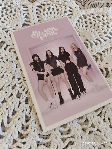blackpink lightstick: BLACKPINK temalı poçt açıqçası - Ön tərəfdə qız qrupunun rəsmi — 1