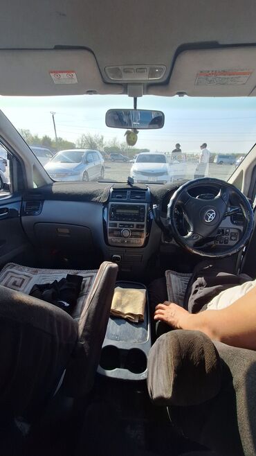 ретро мотоциклы: Toyota Ipsum: 2002 г., 2.4 л, Автомат, Бензин, Минивэн