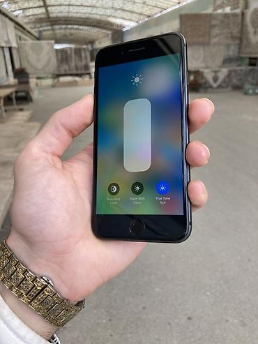 Apple iPhone: IPhone 8, 64 GB, Qara, Barmaq izi — 7