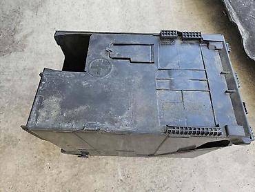 seat leon fr 2004: KUTIJA AKUMULATORA ZA CITROEN C4 GRAND PICASSO ZA 2011. GOD — 2